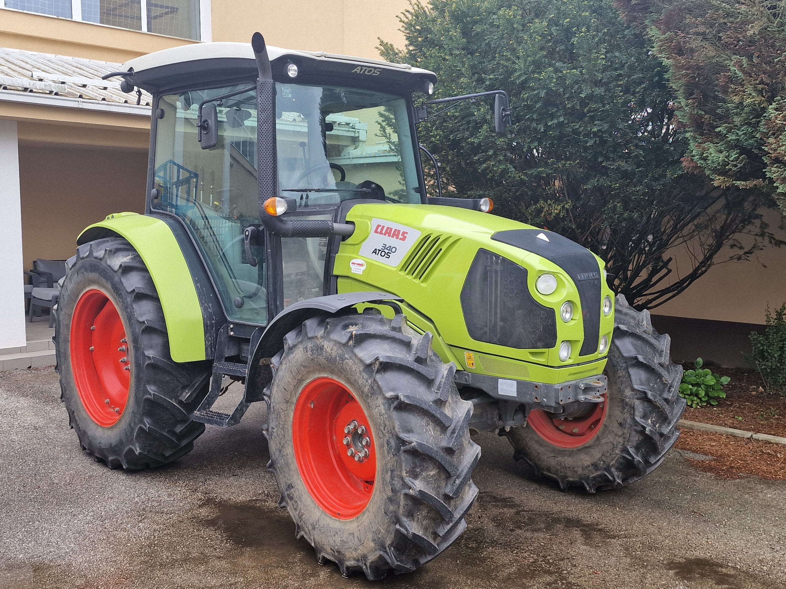 Read more about the article Javni natječaj za prodaju rabljenih traktora 